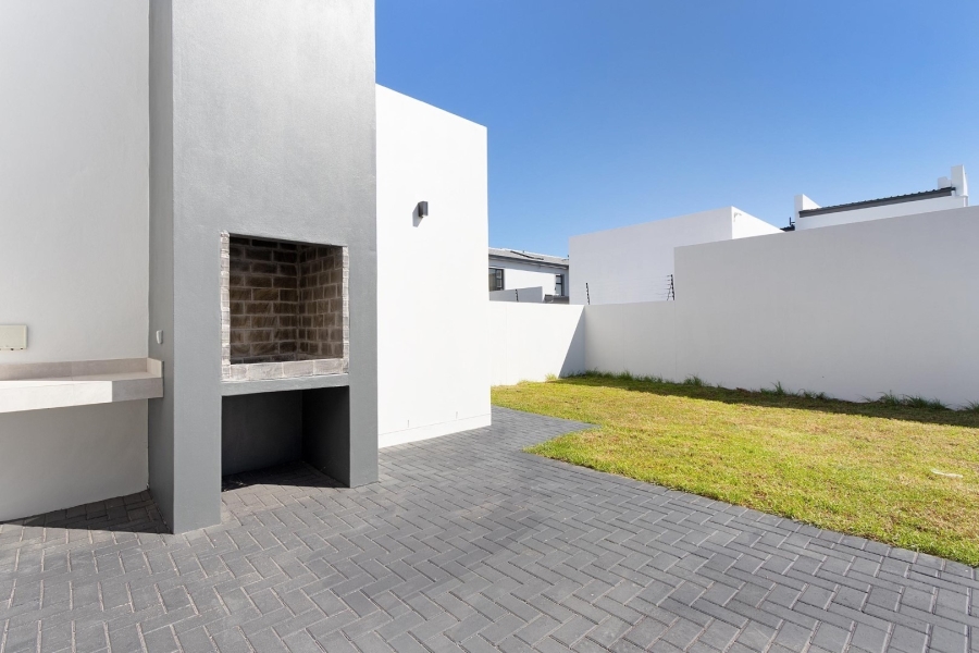 To Let 4 Bedroom Property for Rent in Cape Farms Western Cape